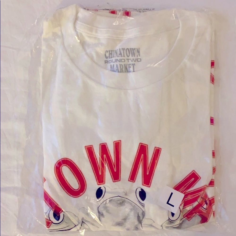 Chinatown Market x Round Two UV Frog Tee - Large